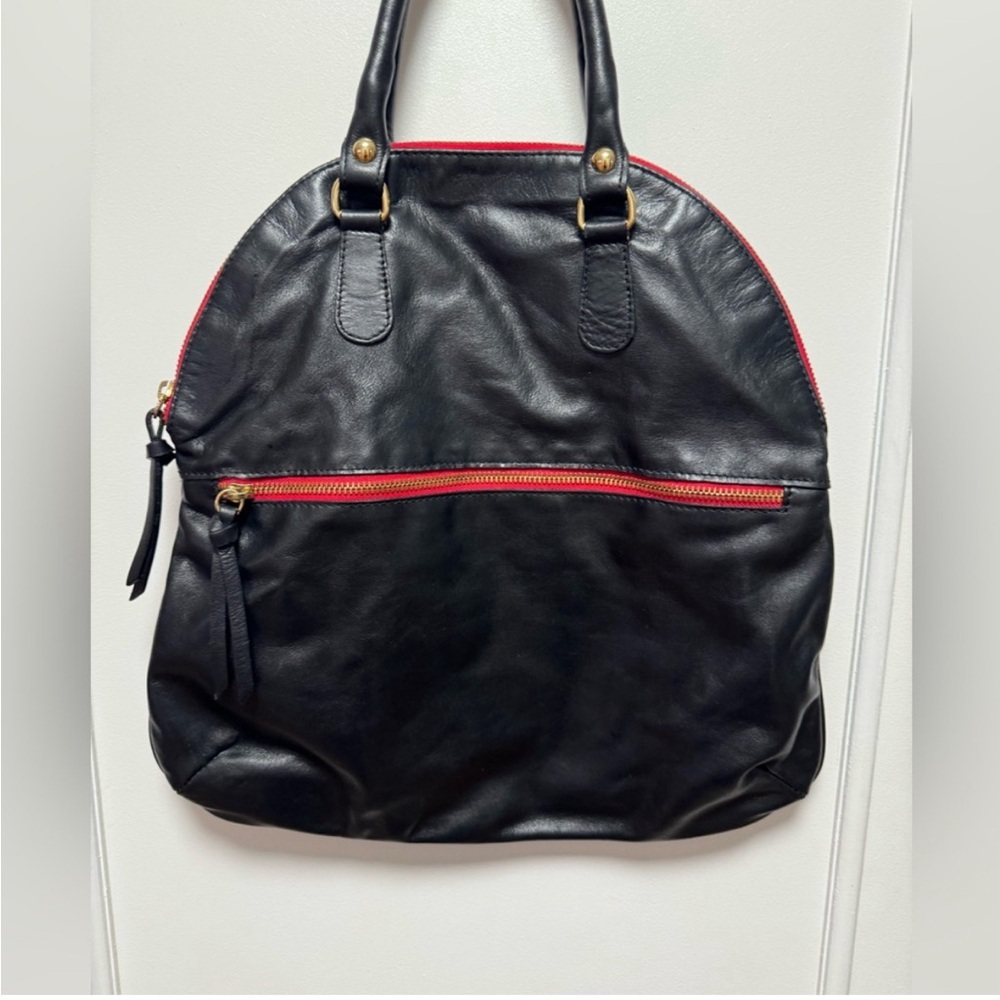 Maurizio Taiuti genuine leather bag.